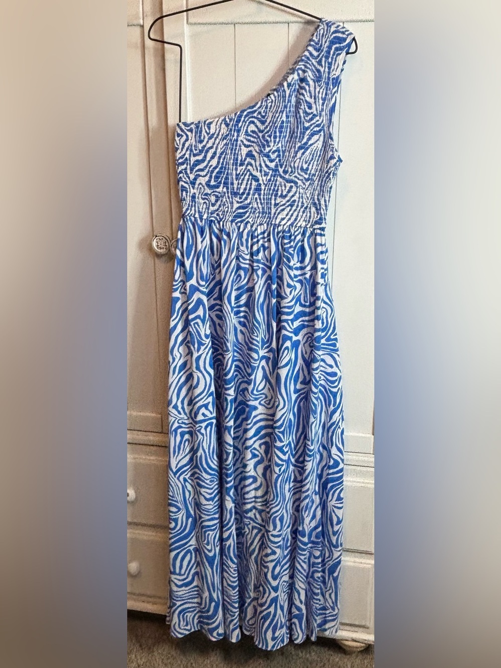 New Aakaa Blue & White One Shoulder Smocked Maxi Dress Size Small - Picture 4 of 10
